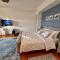 Vintage Charm & Spacious Comfort in Zayed 2000 - only families & single travelers - Sheikh Zayed
