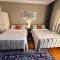Vintage Charm & Spacious Comfort in Zayed 2000 - only families & single travelers - Sheikh Zayed