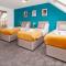 Modern 4-Bedroom Contractor House in Hampton near pubs and restaurants with Free WiFi - Managed by Your Lettings Short Lets & Serviced Accommodation Peterborough