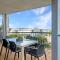 Beachfront Apt with rooftop spa across from Marcoola Beach