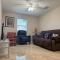 Entire 2nd floor with 2 bedrooms and kitchenette in Bradenton - برادنتون