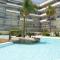 Apartamento con vistas al canal en residencia con piscina AV-20