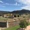 Apartamento con vistas al canal en residencia con piscina AV-20