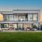 Villa "Black & White"