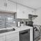 Coastal Retreat - 2BR Condo - 4-Min Walk to Beach condo - ميرتل بيتش