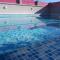Doppelzimmer mit Bad, Terrasse und Pool