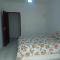 Quarto Triplo Privado com Banheiro ao lado