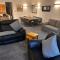 Sleeps 7, entire apartment,with onsite restaurant , INCLUDES breakfast !!! - Ebchester