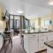 Oceanfront condo Steps to the beach w No Resort Fees