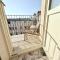 Luxury New Apartment with Balcony Steps from Wenceslas Square - 布拉格