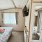 Hummingbird Lodge, Dog Friendly, Free Hoburne Passes - South Cerney