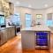 Gorgeous Victorian House!! Entire suite in SAMs home