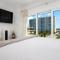Location is everything! - Luxurious - Free parking - on the Strip!