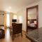 MJ Hotel and Suites