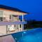 Luxury 3 Bedroom Villa, Sea View PM-A5