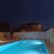 "Apartments Petra - 2 Bedroom with Swimming Pool" - 西利皮