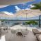 Luxury Riverside Escape