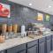 Quality Inn & Suites Bloomington University Area - 布卢明顿