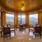 Alaya Stays Pine Shadow Flamingo Suite with Views & Restaurant - Simla