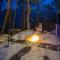 Alaya Stays Pine Shadow Flamingo Suite with Views & Restaurant - Simla