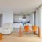 Stylish 2BD Flat w Balcony Heart of King's Cross - 伦敦
