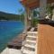 Sea side house for two in a wilderness - Vis
