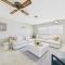 3 Bedroom 2 Bath Beachside House With Hot Tub! - ساتيلايت بيتش