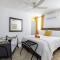 Stylish 3 Bed 2 Bath with Private Pool