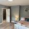 5 EnSuite Bedroom Home Near Heathrow & Business Hubs Ideal for Contractors! - Northolt