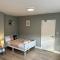 Cosy En-Suite Double Room1 Heathrow Accommodation - Northolt