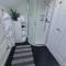 Blue Hills Luxury Apartment, Bay Front with Parking