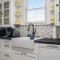 Private Hot Tub & Dundee Charm Close to Attractions - أوماها