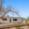 Cowboy Tub in Joshua Tree Open to 30 plus day Stays - Joshua Tree