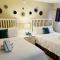 Sunset and Beach view apartment 402 - لونغبوت كي