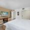 Oceanview Private Condo at 1 Hotel & Homes -1208