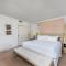 Oceanview Private Condo at 1 Hotel & Homes -1408