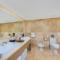 Oceanview Private Condo at 1 Hotel & Homes -1544