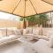 Bright and Airy 2BR, Family-Friendly with Pool and Gym - 迪拜