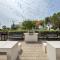 Bright and Airy 2BR, Family-Friendly with Pool and Gym - 迪拜