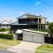 Beachfront with pool ocean views and pet friendly - Buddina