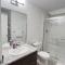 Entire Guest Suite in Winnipeg, Separate Entrance - Виннипег
