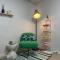 Stay Green, 7 minutes walk from Hongdae Entrance Station and Shinchon Station, spacious separate studio - سول