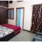 UJJAIN BUDGET HOTEL - S H R E E - R A M - K U T I - Near Mahakar Temple - River - Railway Station - Free Wi-fi- Power Backup - Perfect Location with Comfortable Room - BEST HOMESTAY IN UJJAIN - Ujjain