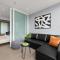 CBD Park Views Retreat with free parking - up to 4 pax