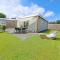 Mooie bungalow entree Zwembad in de zomer VP010 - heinkenszand