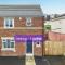 Alt-Stay Leeds, M621 Junction 1 - Free Parking & Fast Wi-Fi - Fussball Table - Master En-suite - Idea For Contractors & Long Stays