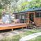 Cozy Lakeside Retreat Just A Short Walk To Beach