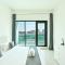 Luxury 1BR Near Burj Khalifa with Canal Views