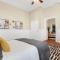 Comfortable Executive Rental by the Park Heated Pool Access 1393 - سافانا