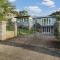 Sunny Mid Century Style Home 3 BR 2 BA 2 CarParks - Окленд